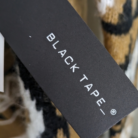 Trendy Plus Size Geometric-Print Button Front Cardigan..Size 1x - Picture 8 of 8